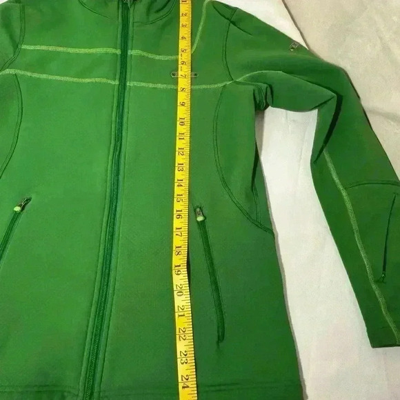 Womens size medium under armour jacket, #D134 - Picture 11 of 14